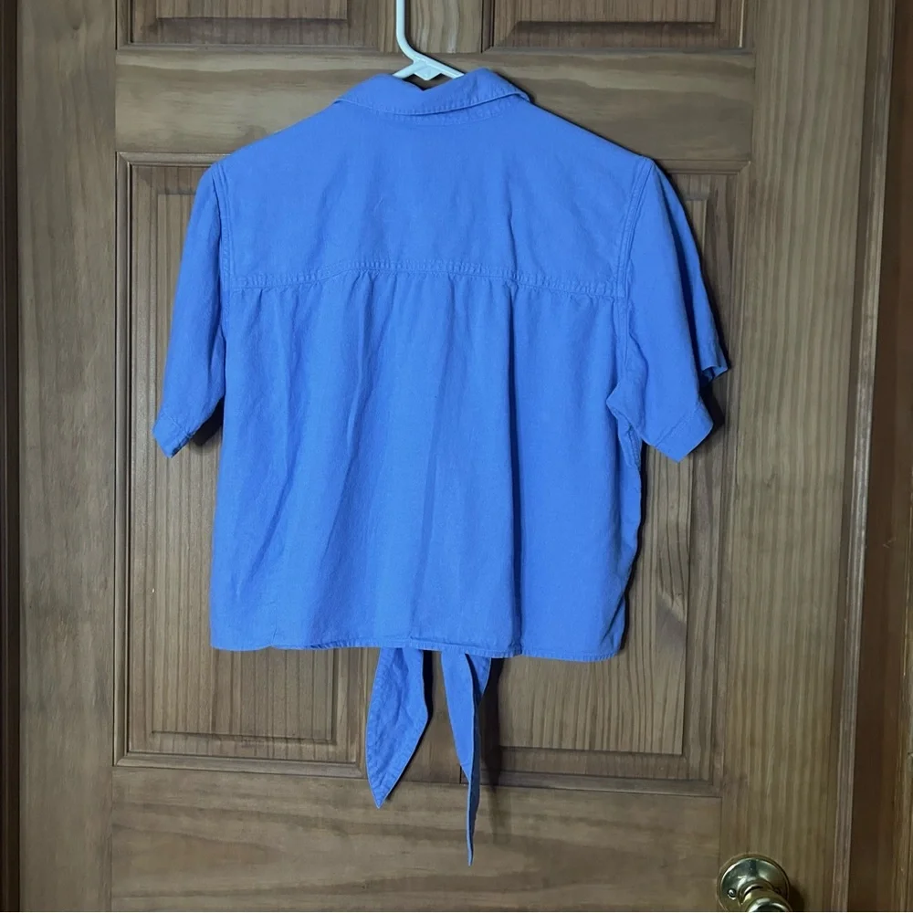 Women's Blue Button-Up Tie-Front Top - Picture 4 of 7
